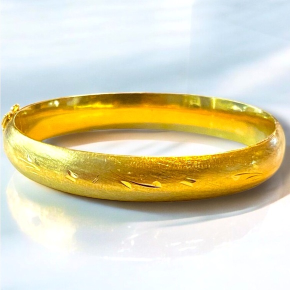Vintage Estate 18K 750 Yellow Gold 11mm Wide Bangle Bracelet BEAUTIFUL! - Picture 16 of 16